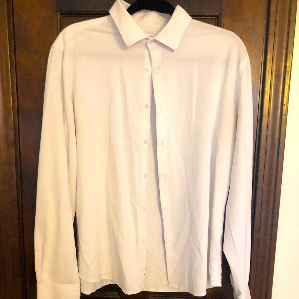Men’s slim fit white button down shirt